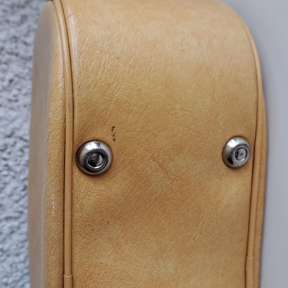 Vintage Yellow Suitcase Canadian Made - Picture 7 of 10